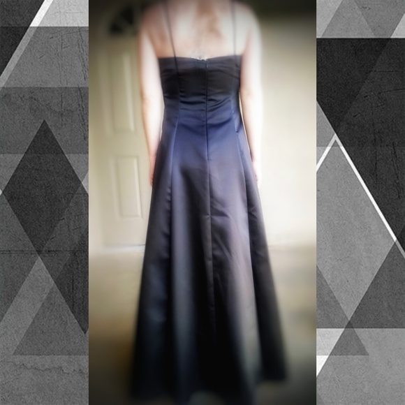 Oscar Ready A-line Tuxedo Gown - Picture 2 of 3